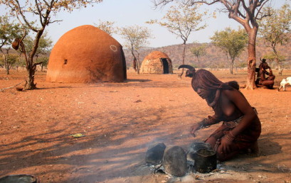 Dämme und Stämme – Himba-Nomaden im Kampf gegen Infrastrukturprojekte im Norden Namibias